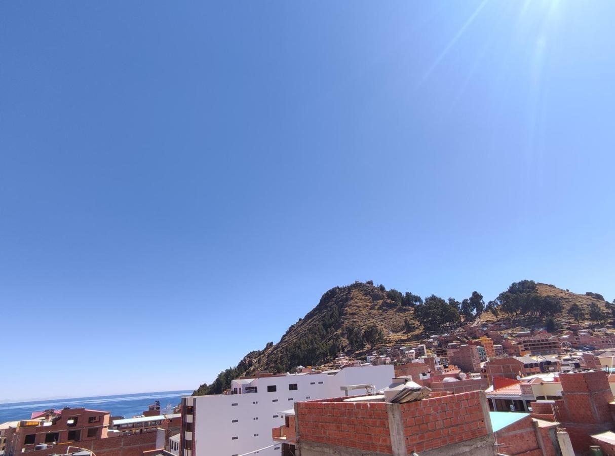 Hostal Sol Y Luna Bed & Breakfast Копакабана Екстериор снимка