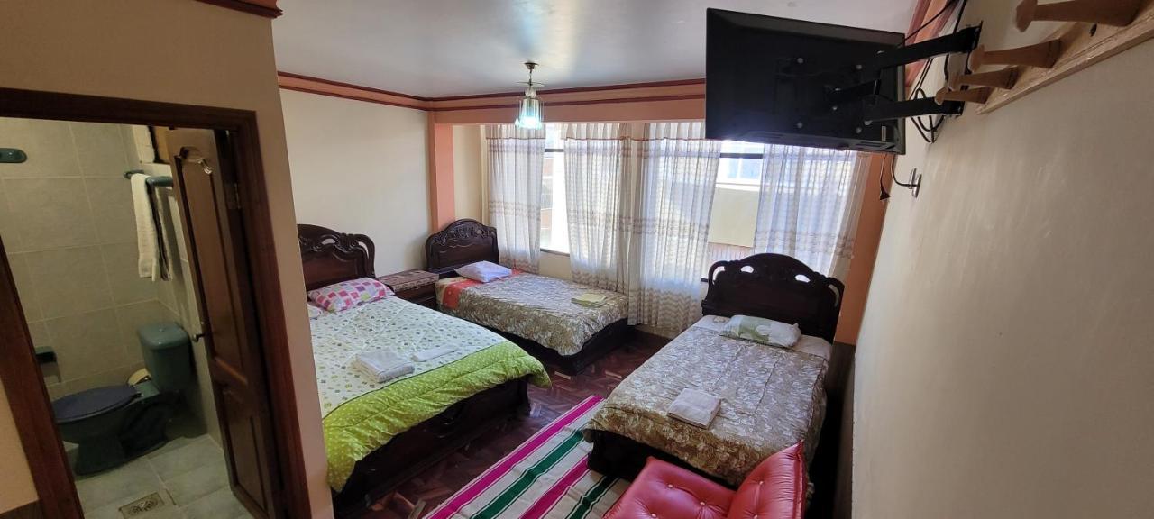 Hostal Sol Y Luna Bed & Breakfast Копакабана Екстериор снимка
