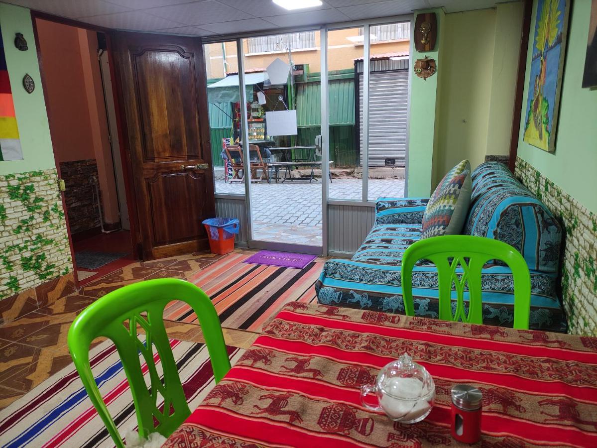 Hostal Sol Y Luna Bed & Breakfast Копакабана Екстериор снимка